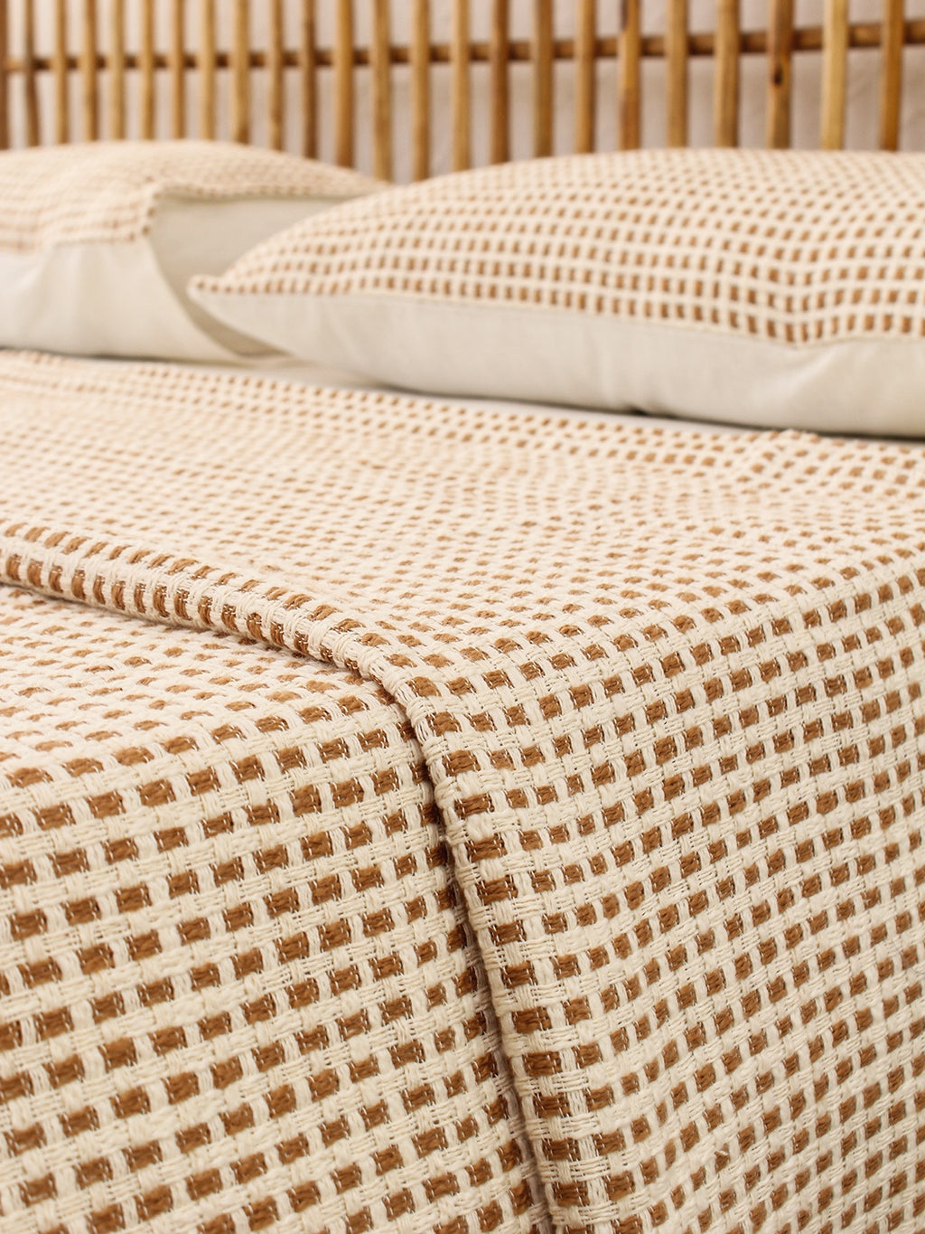 Girnar Double Bedcover (Brown)