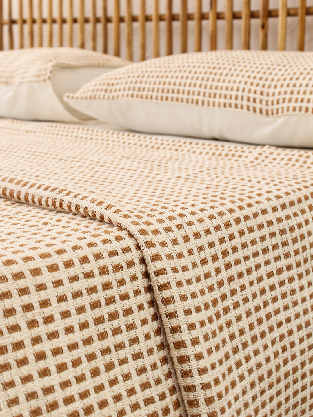 Girnar Double Bedcover (Brown)