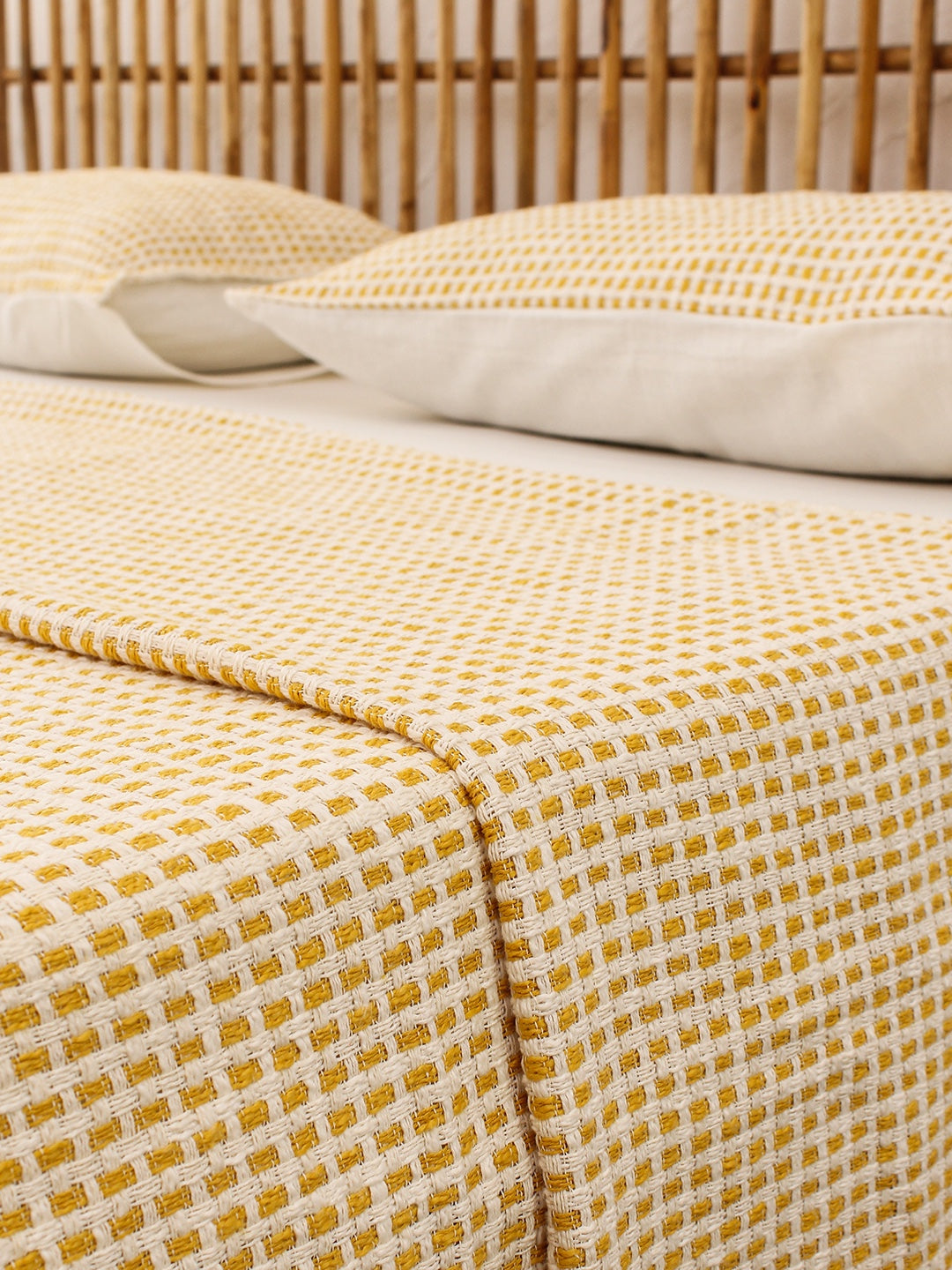 Girnar Double Bedcover (Yellow)