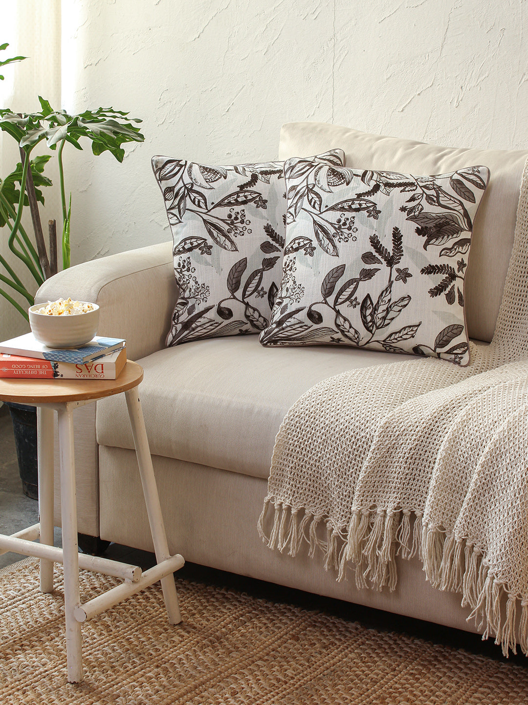 Murikady Cushion Cover (Grey)
