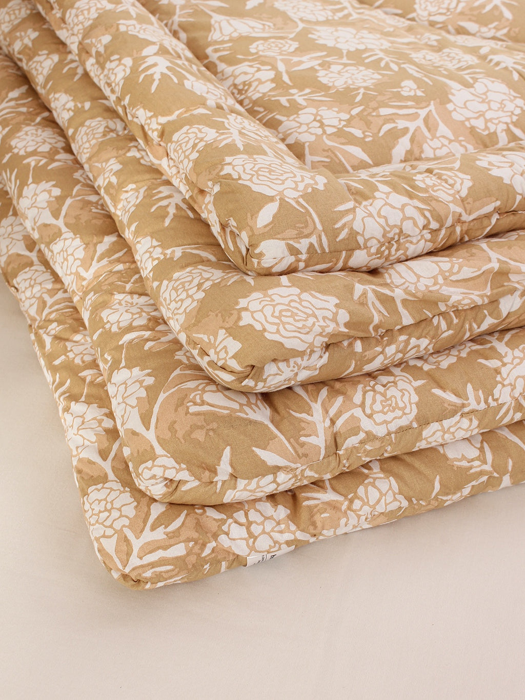 Genda Phool Single Comforter (Beige)