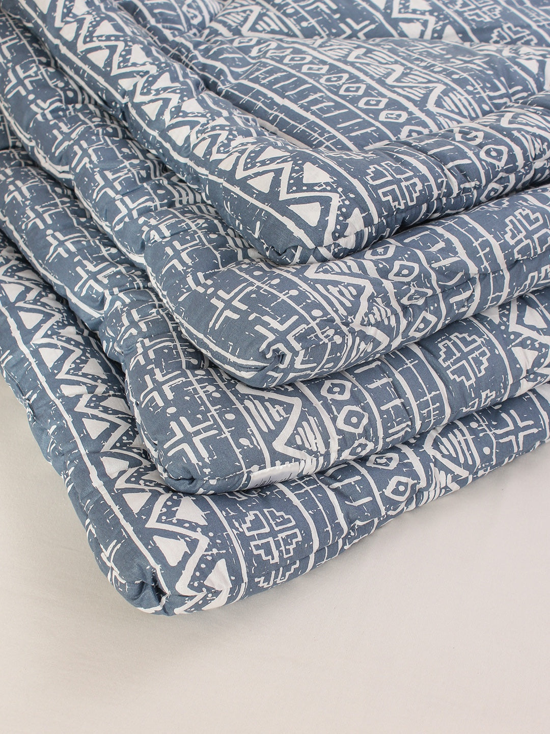 Kullu Patti Double Comforter (Blue)