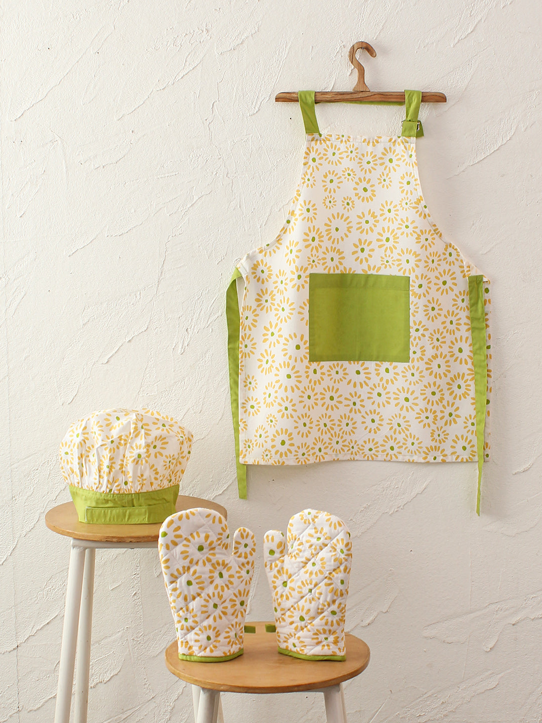 Sunshine Twinning Kitchen Set Gift Box (Yellow)