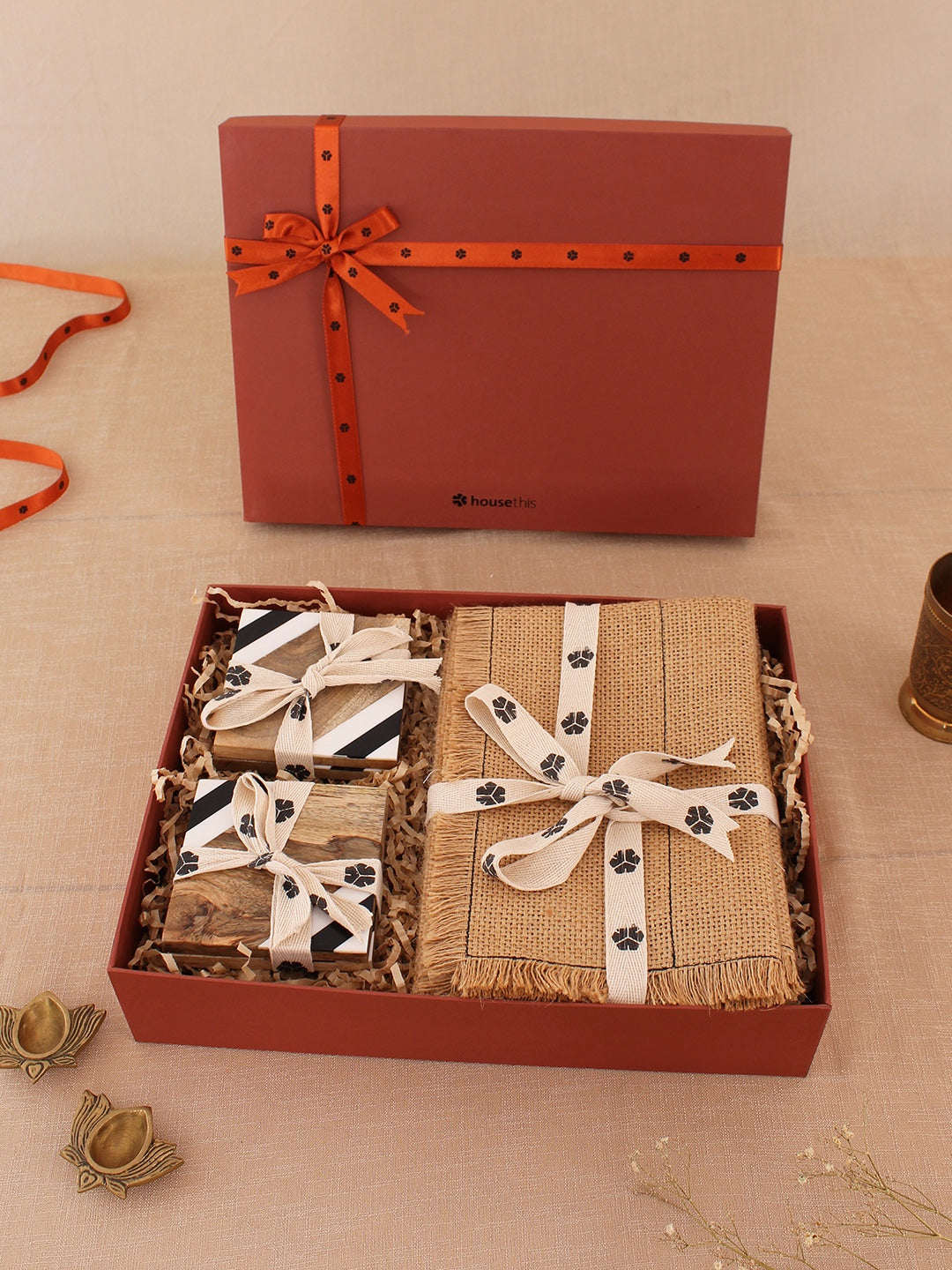Netrani Coaster & Nalikeram Placemat Gift Box (Multi)