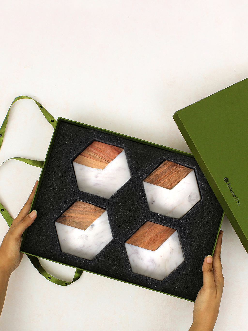 Vallam Coaster Gift Set (Natural And Wooden)