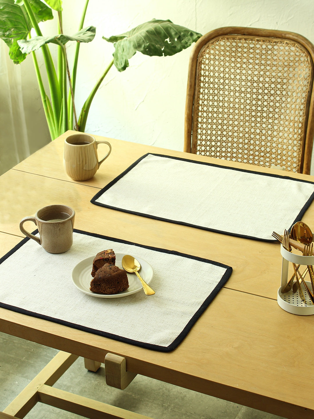 Safaid Set Of 2 Placemats - (Ivory)