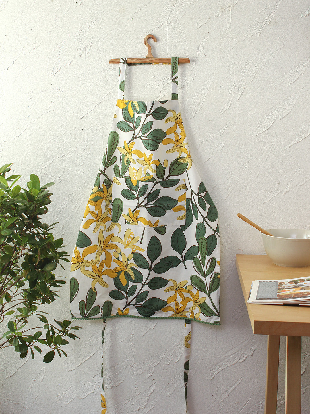 Murungai Green Apron