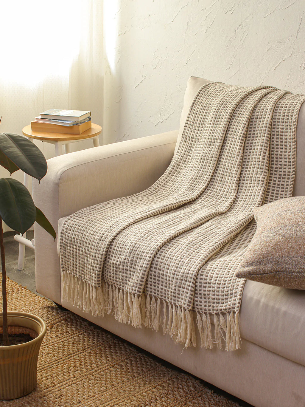 Girnar Throw (Grey)